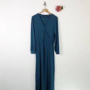 G.I.L.I. Jetsetter Maxi Dress